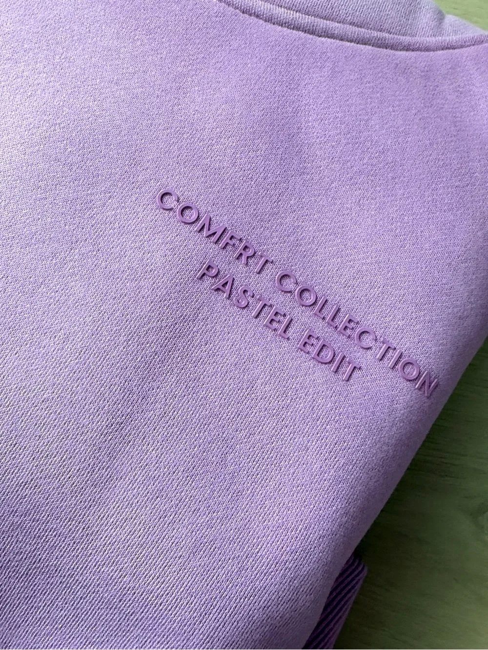 Brand New Comfrt Kids' Lilac Sweat Set. Size L.